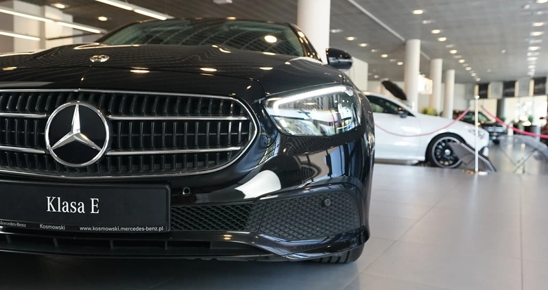 Mercedes-Benz Klasa E cena 197700 przebieg: 32700, rok produkcji 2022 z Stęszew małe 436